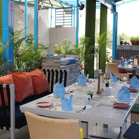 Jalsa Resort Indore Exteriör bild