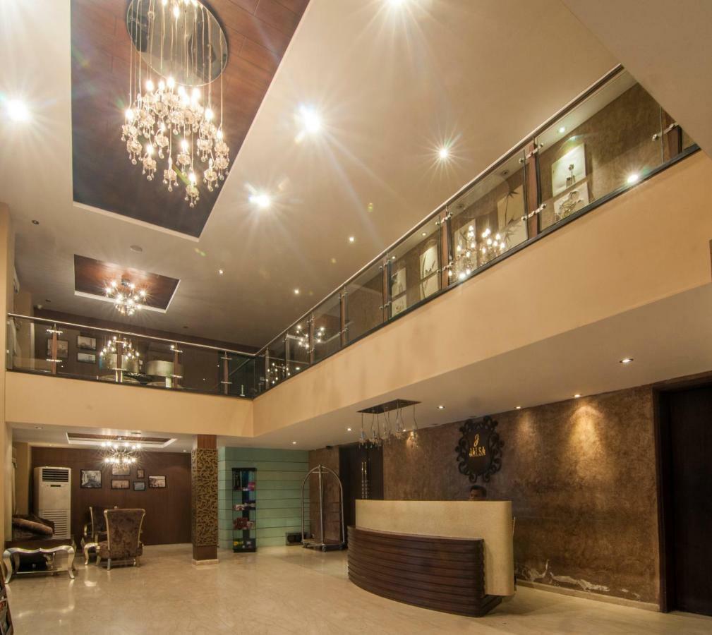 Jalsa Resort Indore Exteriör bild