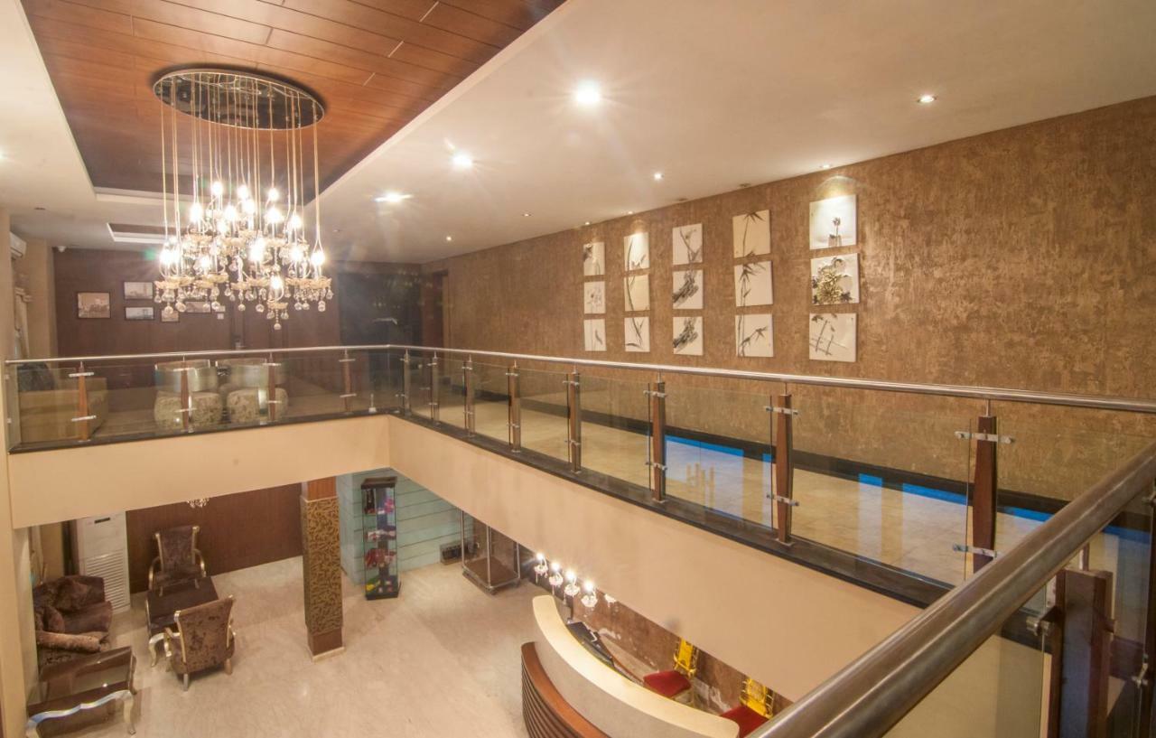 Jalsa Resort Indore Exteriör bild