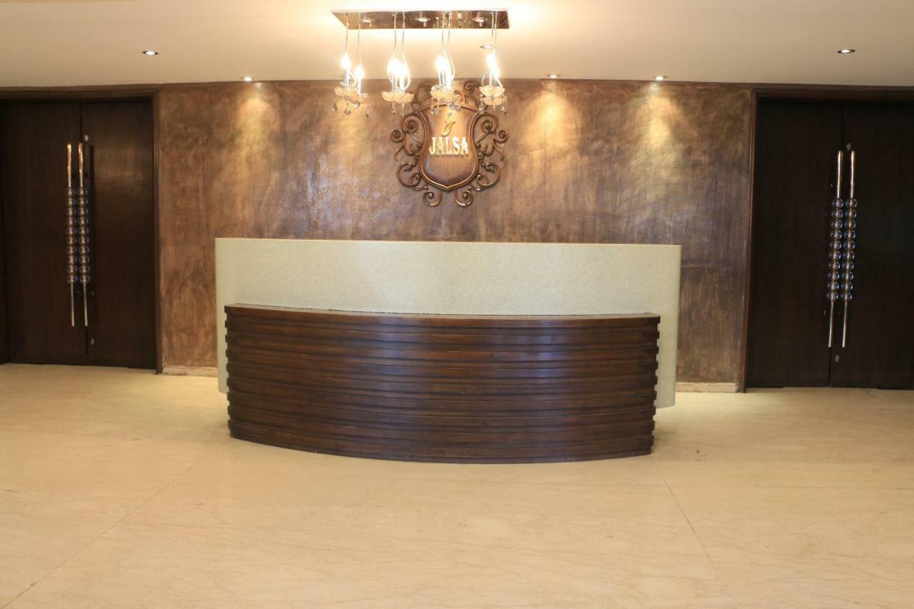 Jalsa Resort Indore Exteriör bild