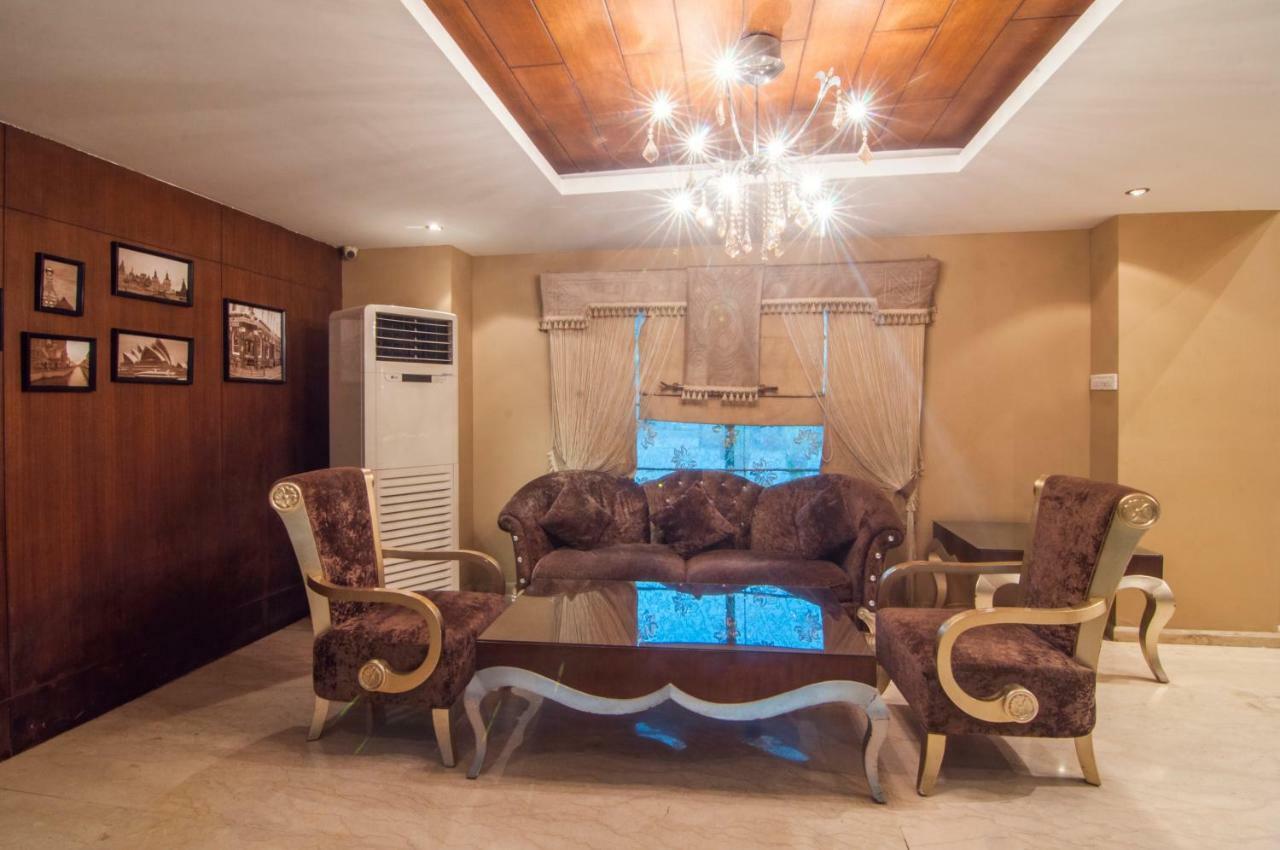 Jalsa Resort Indore Exteriör bild