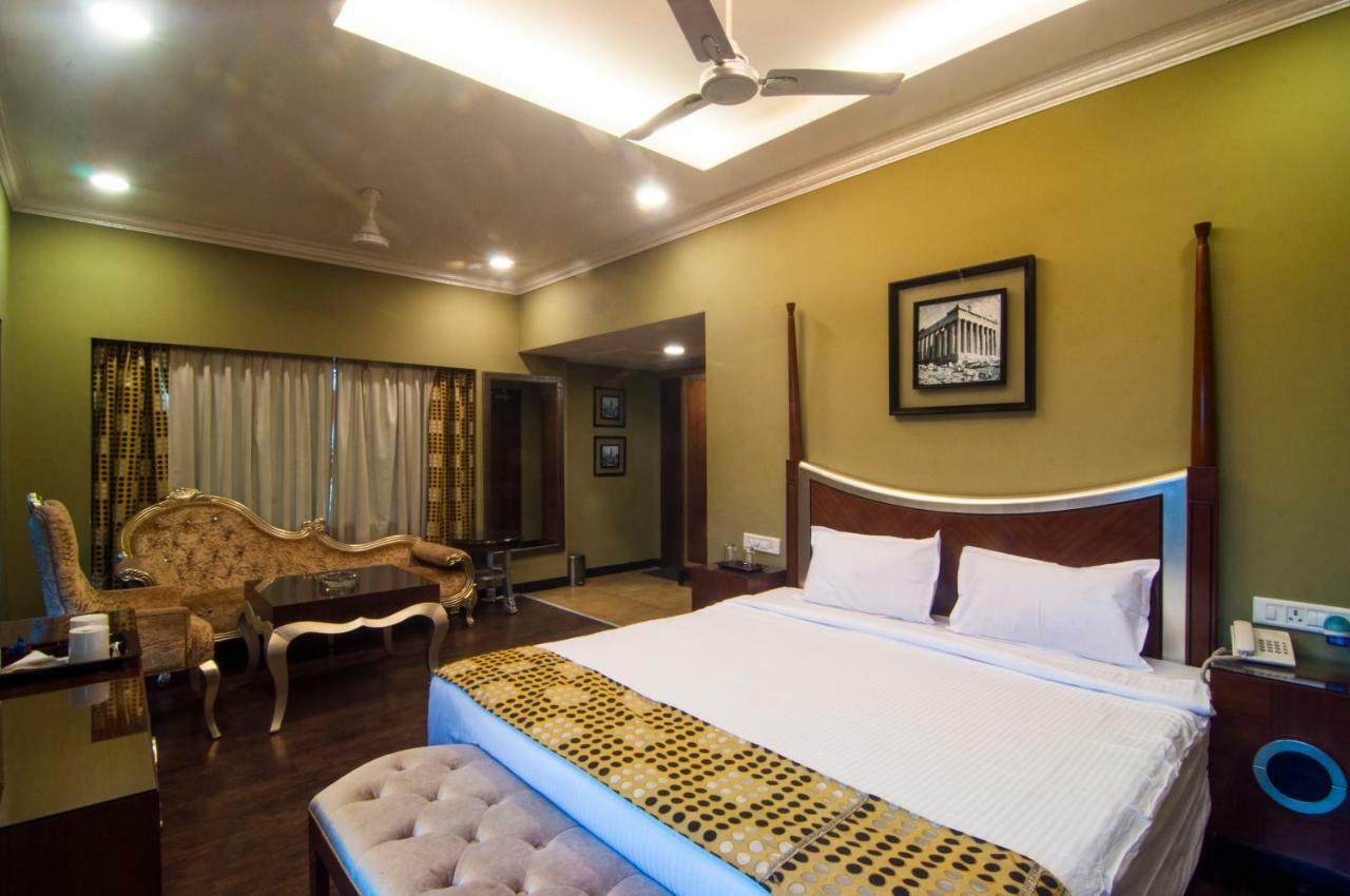 Jalsa Resort Indore Exteriör bild