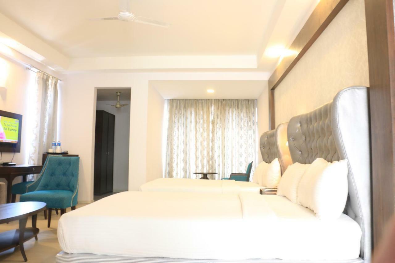 Jalsa Resort Indore Exteriör bild