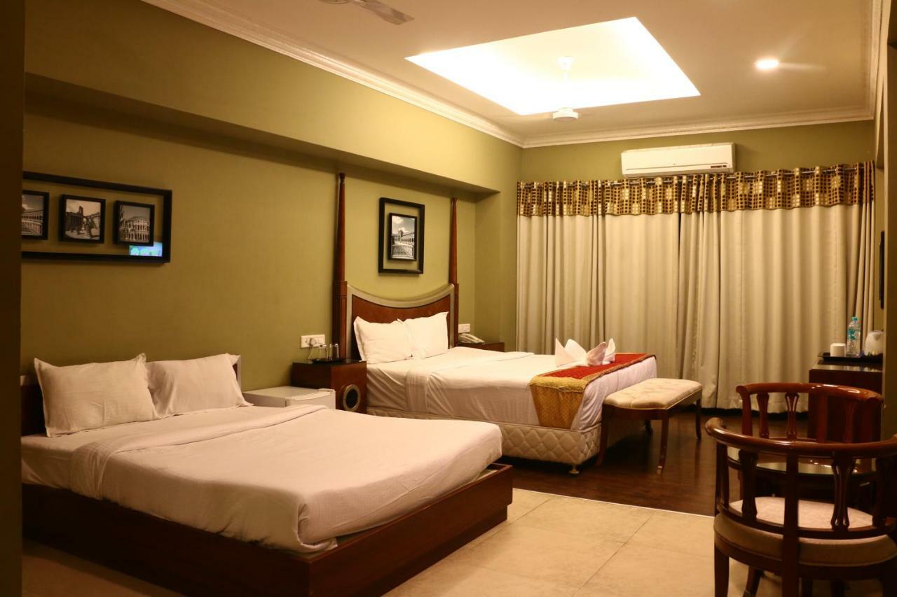 Jalsa Resort Indore Exteriör bild