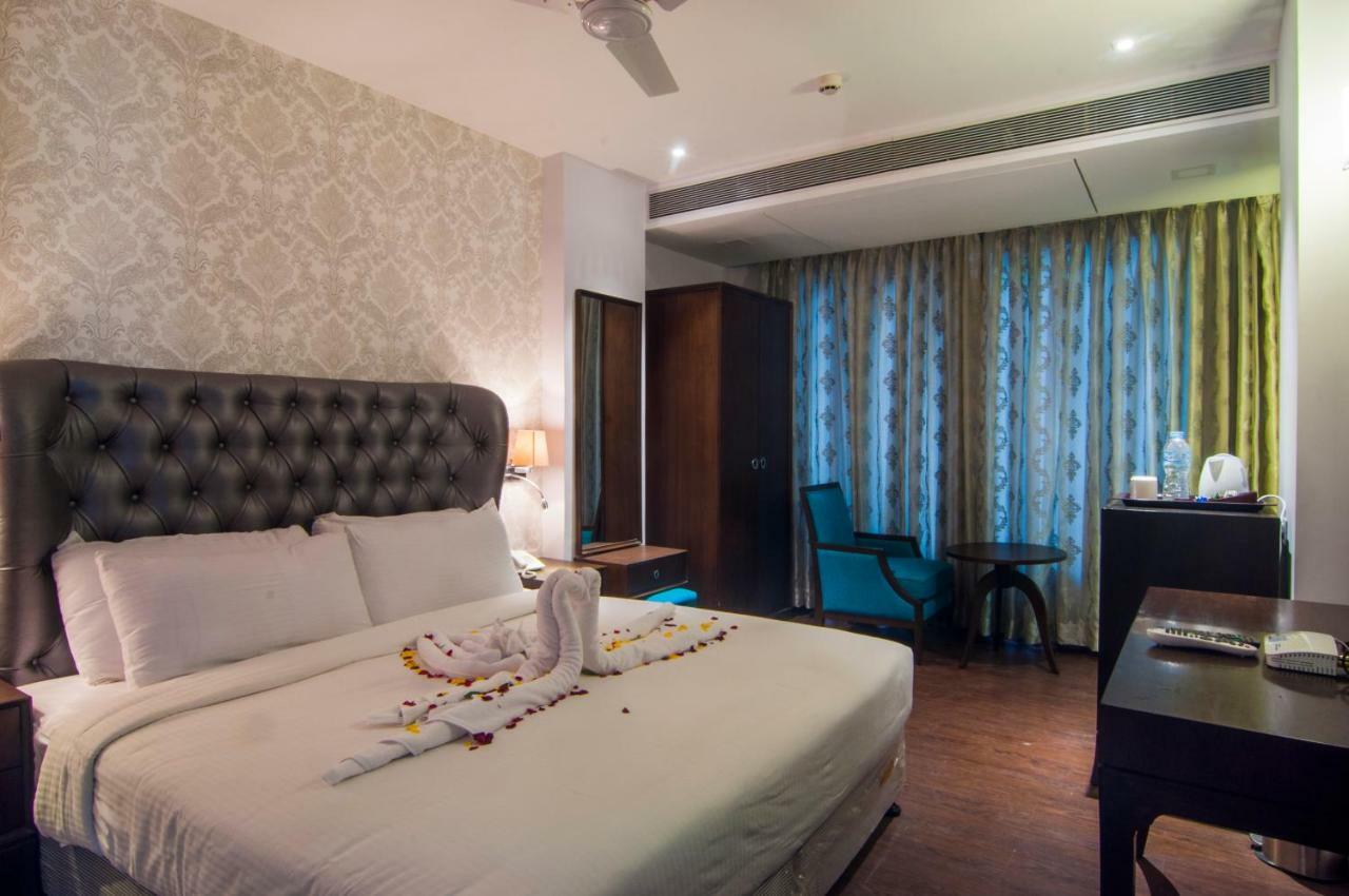 Jalsa Resort Indore Exteriör bild