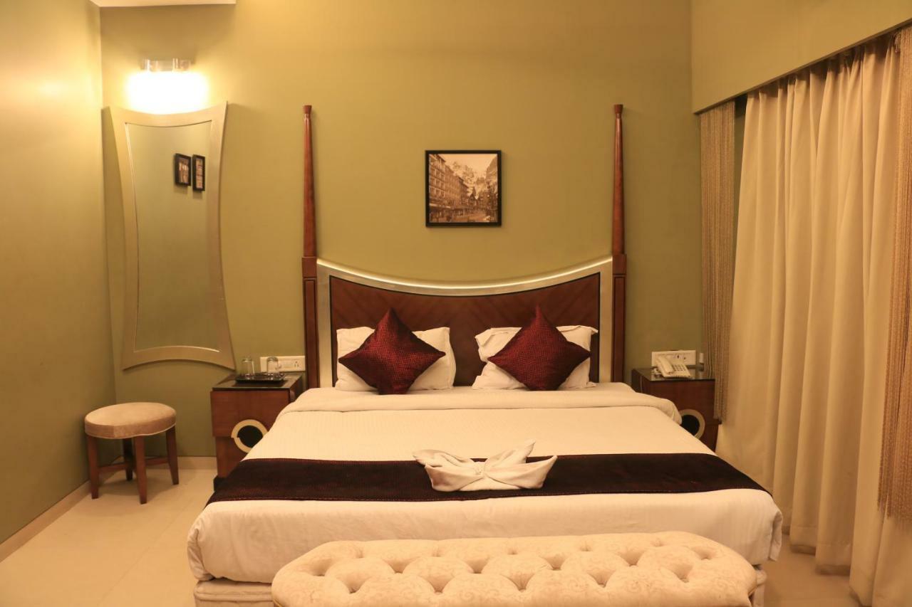 Jalsa Resort Indore Exteriör bild